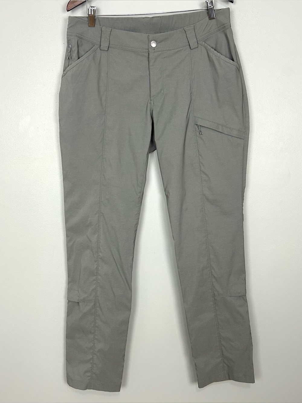 Duluth Trading Co Straight Leg Utility Pants in Light Gray
